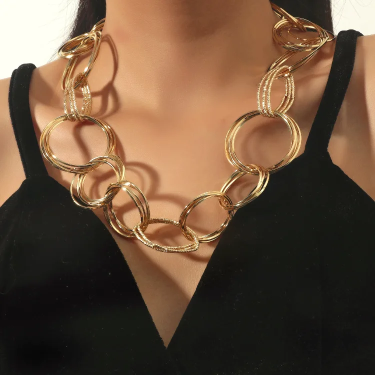 

Hollow Geometric Multi-layer Circle Interlocking Fashion Exaggerated Short Necklace for Women Jewelry