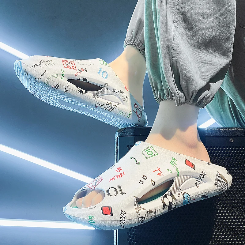 

Летние шлепанцы для женщин и мужчин, 2023 искусственная кожа, сандалии с мягкой подошвой, трендовые шлепанцы, пляжная обувь, домашние шлепанцы большого размера для пар