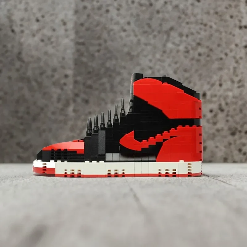 Конструктор из 446 деталей: Классические кроссовки Nike AJ1 Bred Banned – Модель для сборки, обучающий набор, модная креативная игрушка (art.: 3920db68620dd) - 3920db68620dd