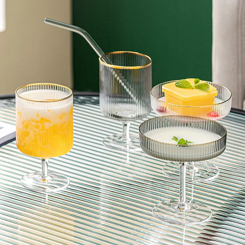 

Прозрачная чашка, скандинавский сок, красивый бокал в полоску для воды, кружка, кофейные чашки, чашки для чая, крема, вертикальные, пномское мороженое, фрукты, молоко, вино