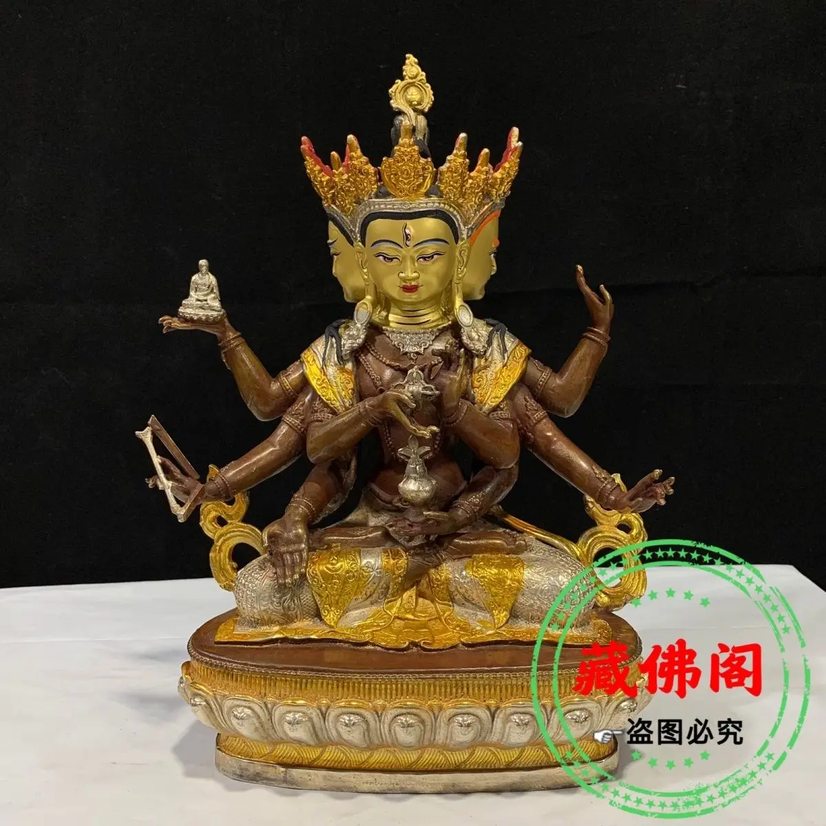 Одна футовая статуя Будды Zunsheng из чистой меди позолоченная Золотая цветная