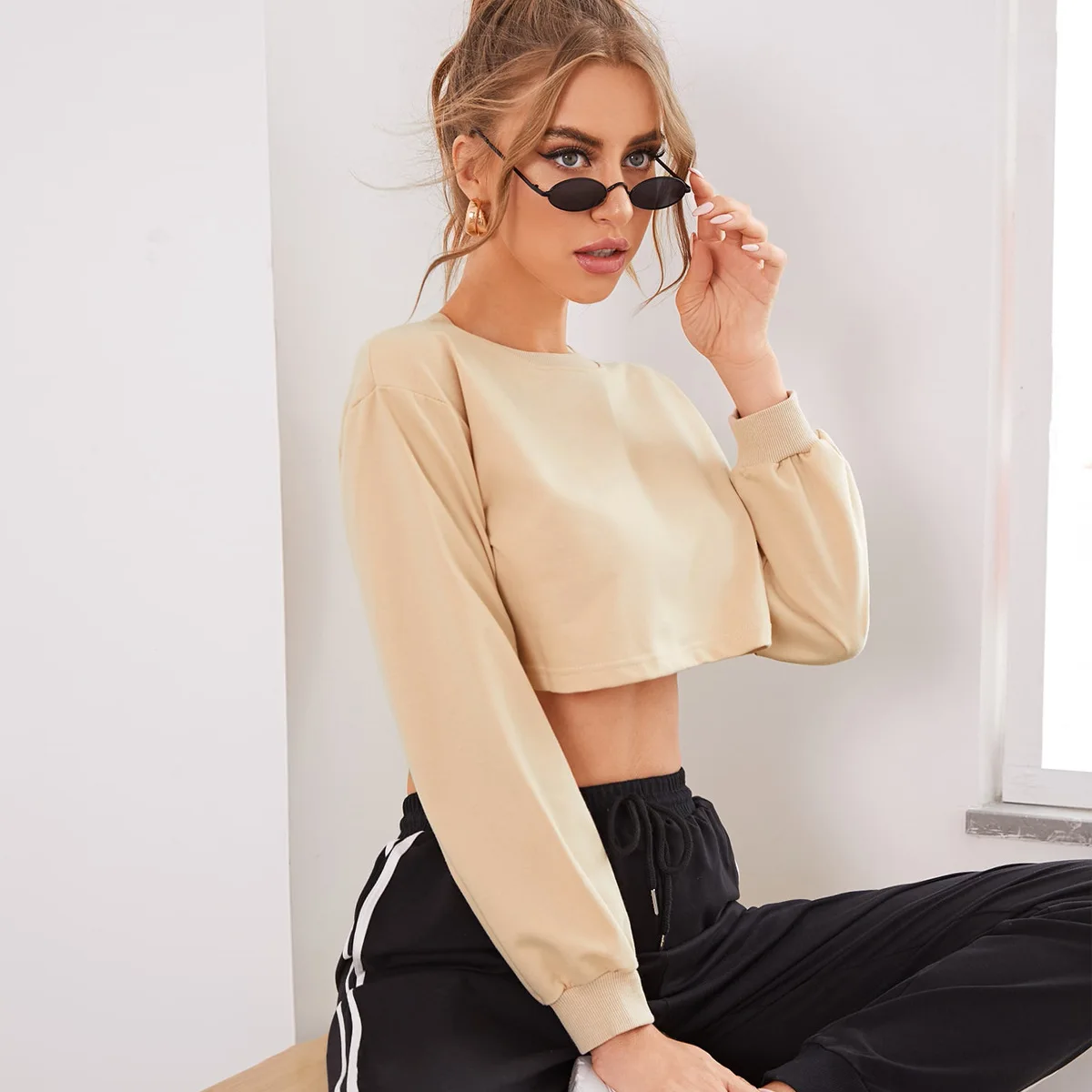 

Женская одежда 2022 летний тренд модная повседневная свободная футболка с длинным рукавом укороченные топы