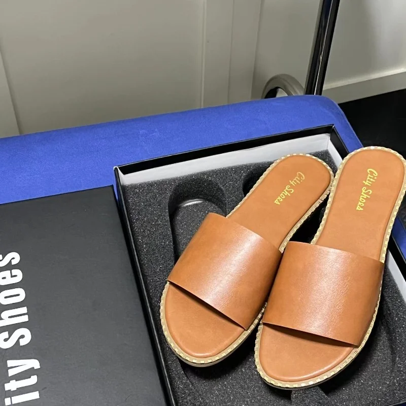 2023 New Summer Internet Popular Versatile Popular Flat Bottom Beach Women's Shoes French Sandals and Slippers