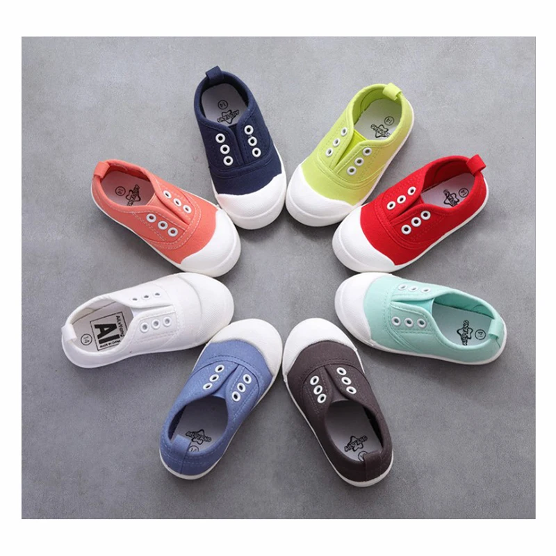 

Portable and Soft Kids Shoes Boy and Girls Slip on Canvas Sneakers 1-7years