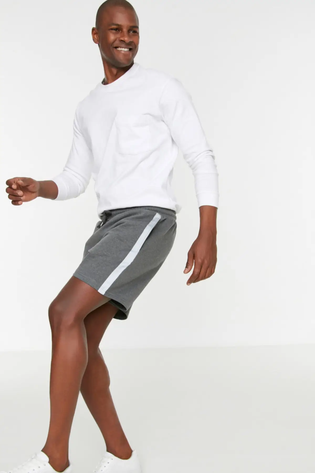 

Men's Regular Fit Short Size Reflector Printed Shorts & Bermuda TMNSS22SR0481