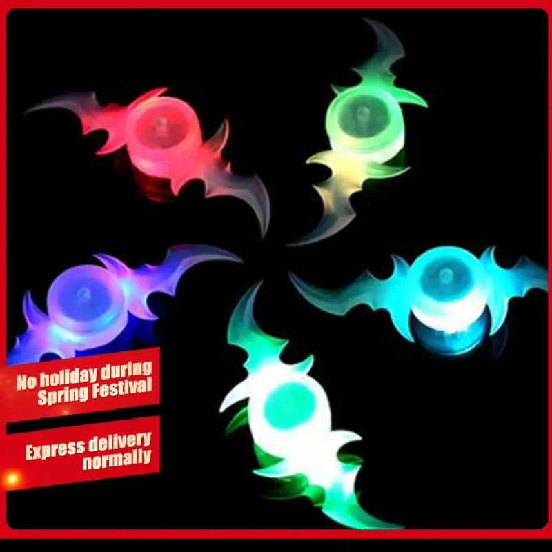 Велосипедный задний фонарь-спицевой на колесо Hot Wheels Cycling Wheel Colorful на карточке в форме летучей мыши для детей.