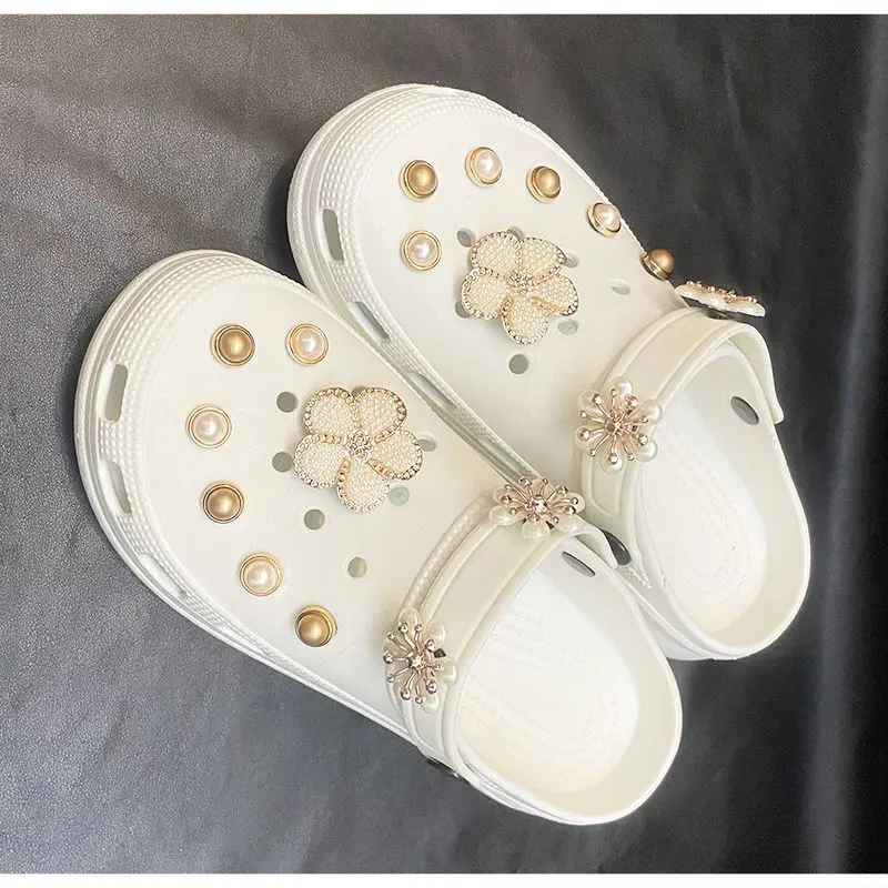 

Designer Elegant Croc Charms Luxury Pearls Bows Bundle Decoration Shoe Charms Accessories Adornment for Clogs Sandals