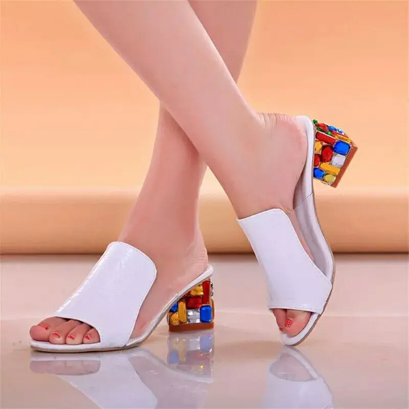 

2023 Croc Embossed Rhinestone Chunky Heels Crystals Sandal Slippers For Women Leisure Comfy Walk Lady Summer Mules Shoes Slides