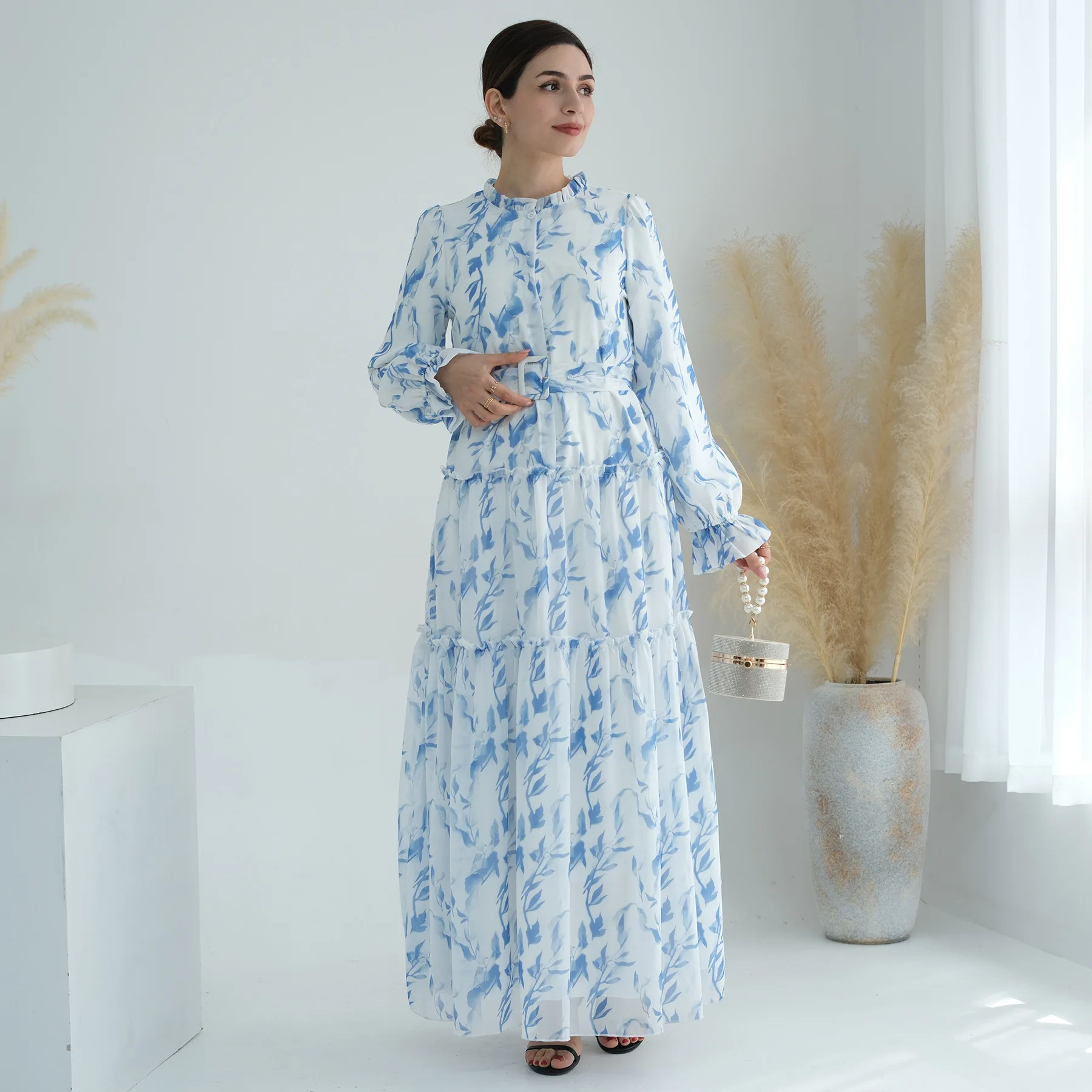 Мусульманское женское платье макси с цветочным принтом и пуговицами поясом