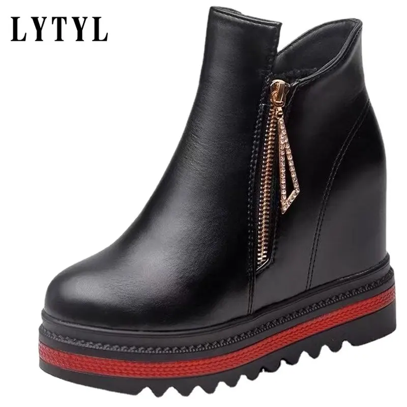 

Женские ботильоны, зимние кожаные короткие плюшевые теплые ботинки для женщин, обувь на платформе, женские ботильоны на скрытом каблуке, 42 д...