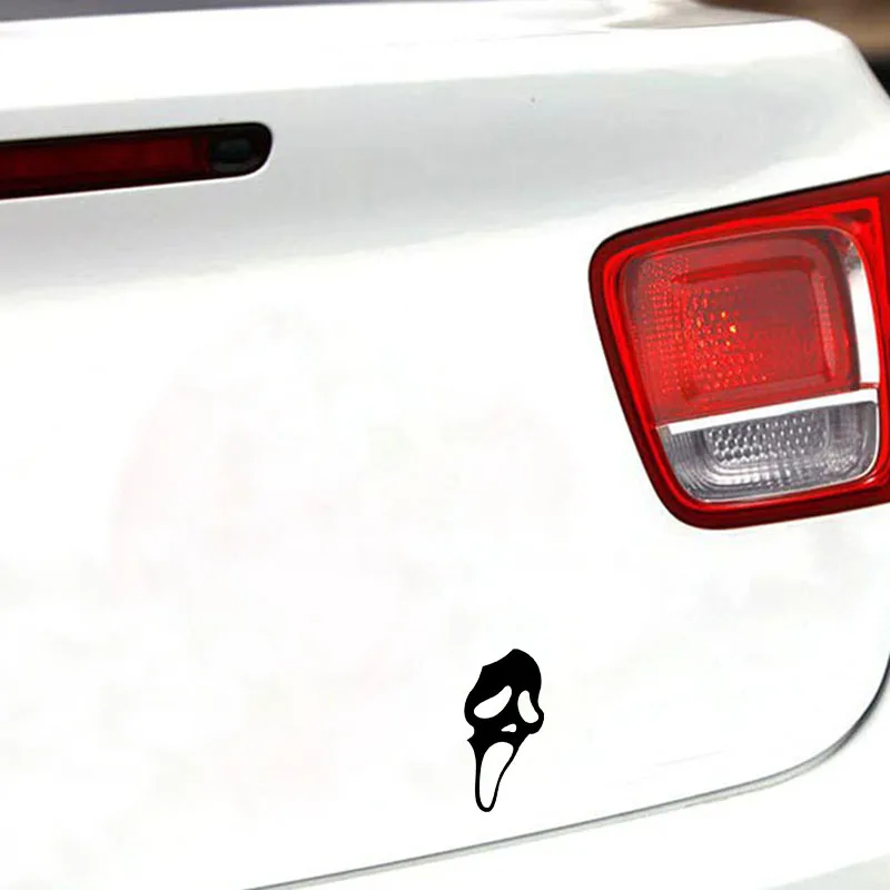 Интересное украшение на Хэллоуин с изображением страшного призрака