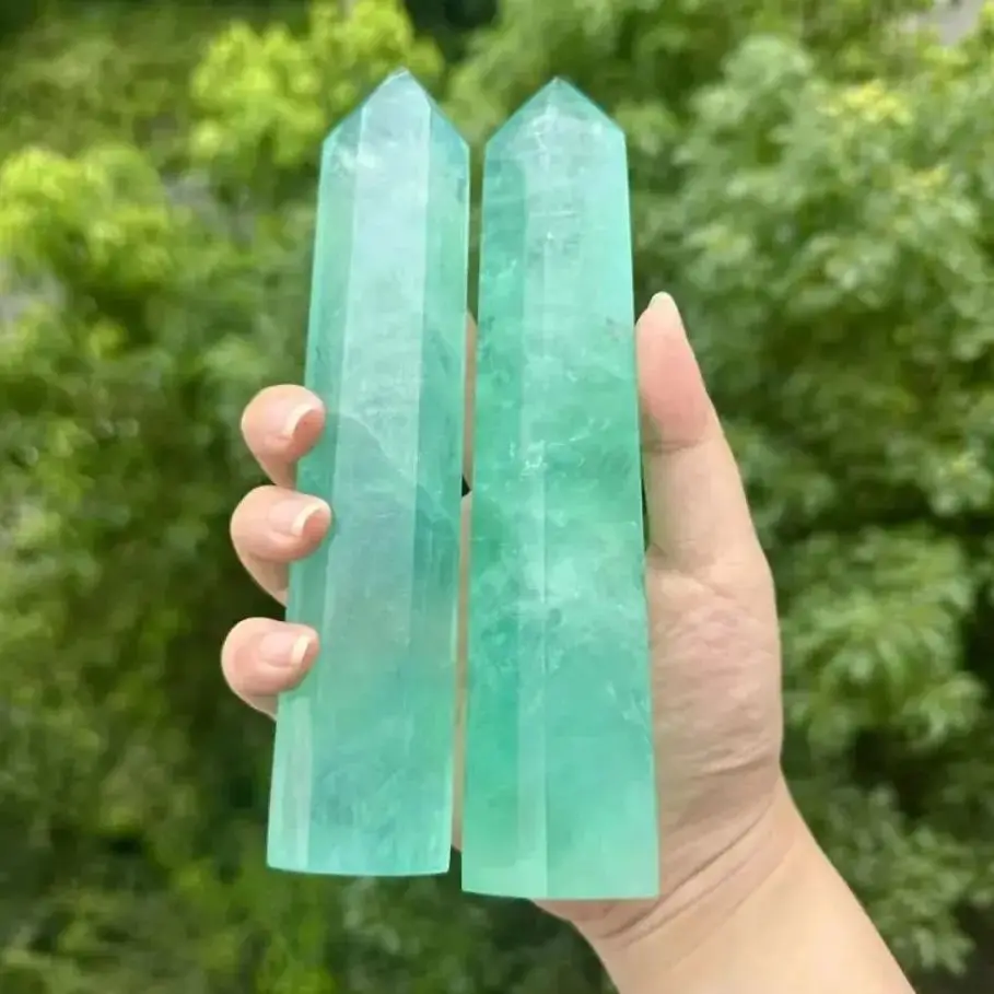 

Зеленый флюорит, точечный столб