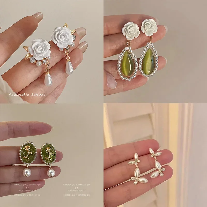 Серебряные серьги-гвоздики с цветами