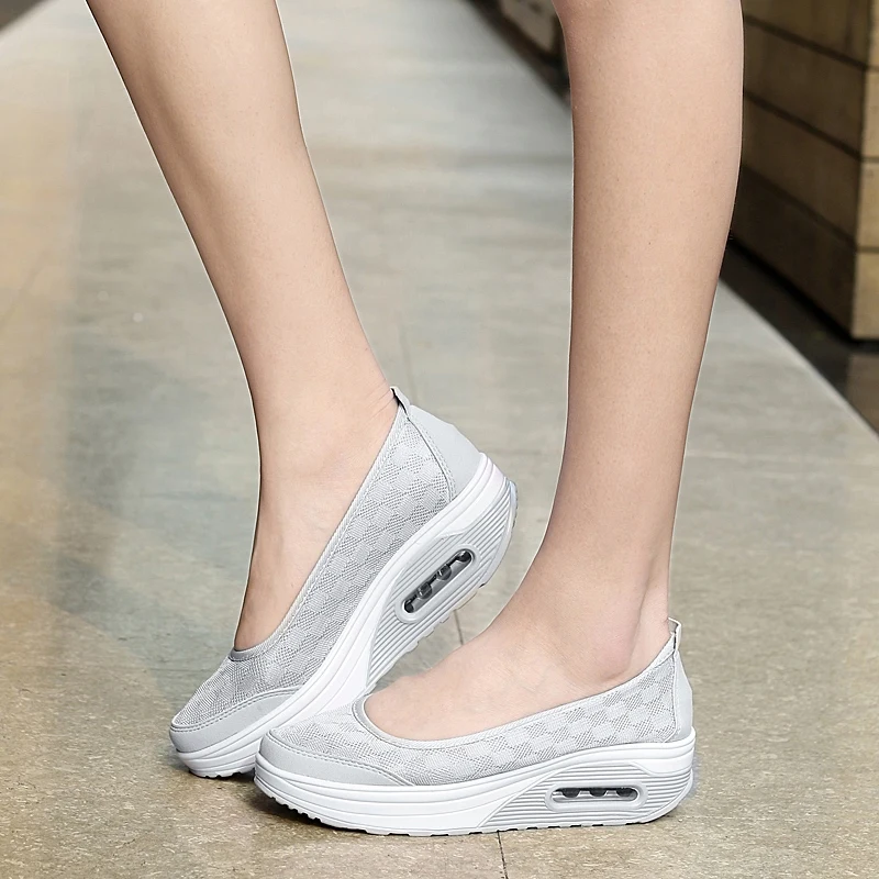 Women Shake Loafers Breathable Walking Shoes Outdoor Slip-on Platform Wedge Heel Sneakers Shallow Chunky Shoes