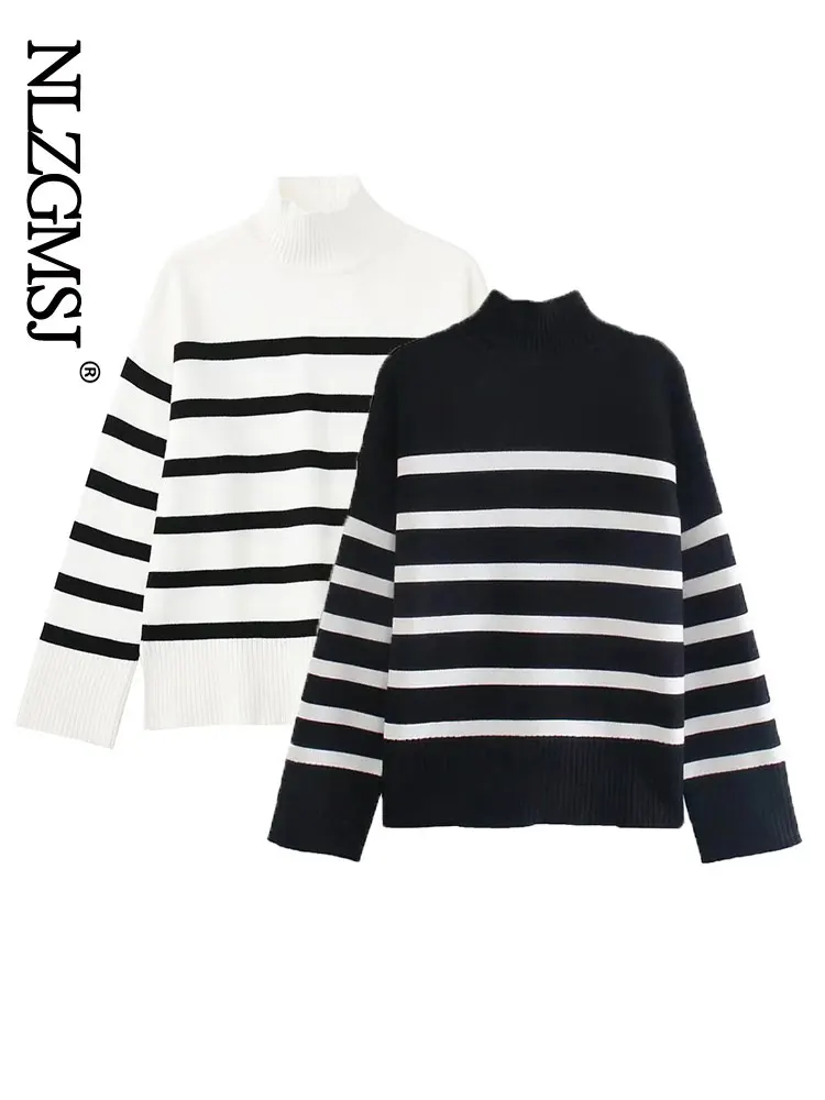 

Свитер женский в полоску с воротником-хомутом и длинным рукавом