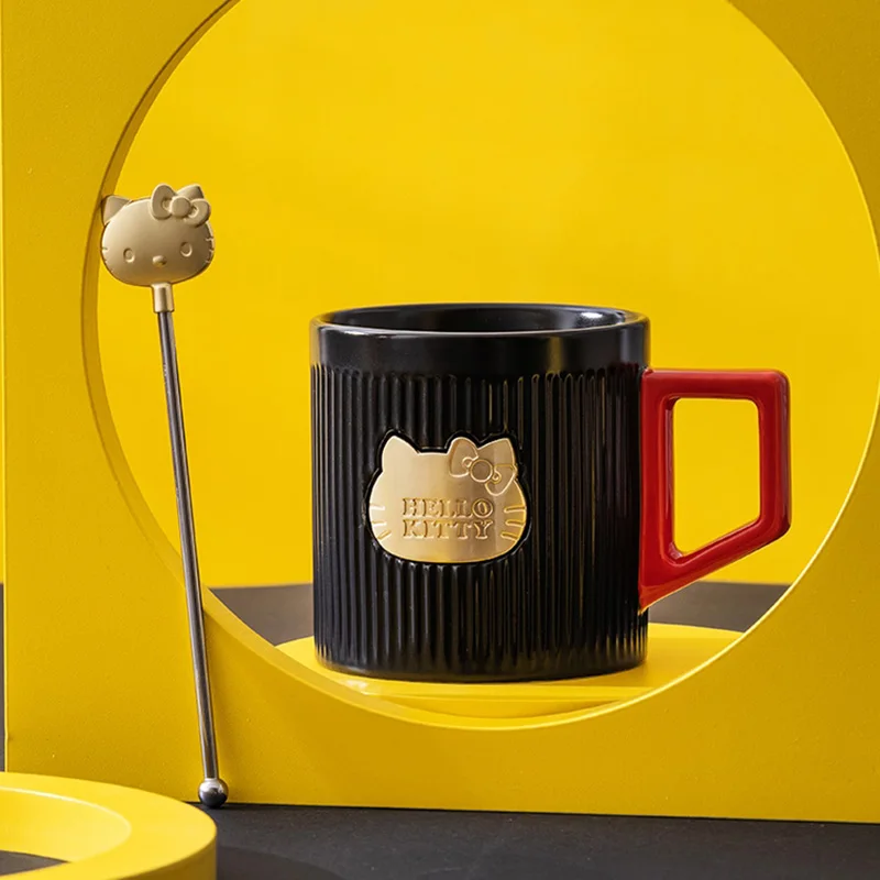 

Милая кружка Hellokittys, черная, Золотая Роскошная чашка, милый мультяшный домашний изысканный стакан для воды, высокотемпературная чашка для п...