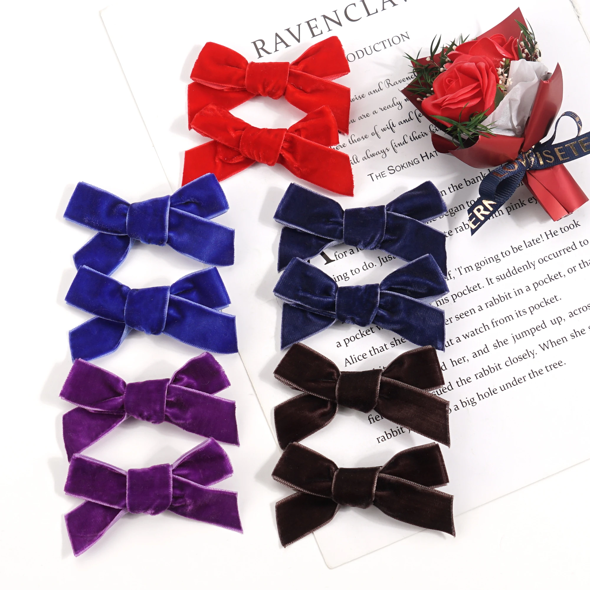 Рисунок 4 - бархатные заколки для волос с 