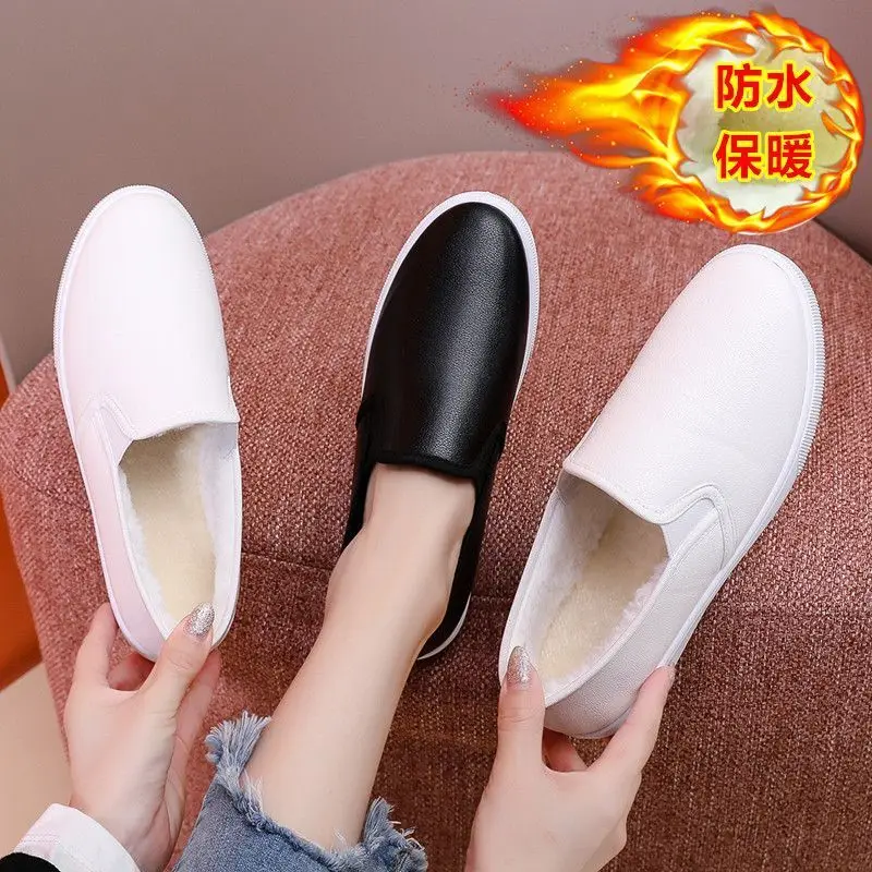 

Leather Ladies White Flats Ballet Shoes Women Fashion Round Comfy Wide Toe Loafers Female Shoes Hospital Nurse Shoes