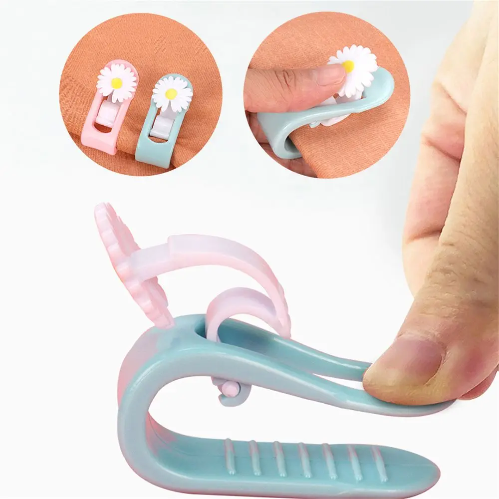 

Household Non-Slip Blanket ABS Quilt Holder Bed Sheets Buckle Mattress Clip Daisy Clips