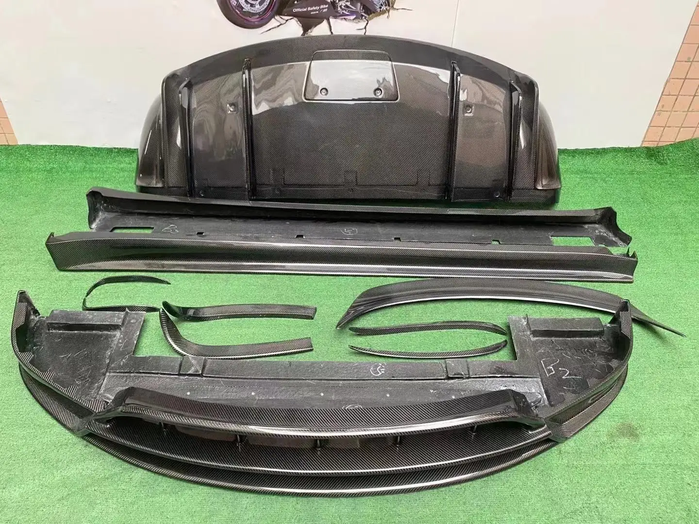 Подходит для модификации Tesla Model X с маленькими колесными арками из углеродного