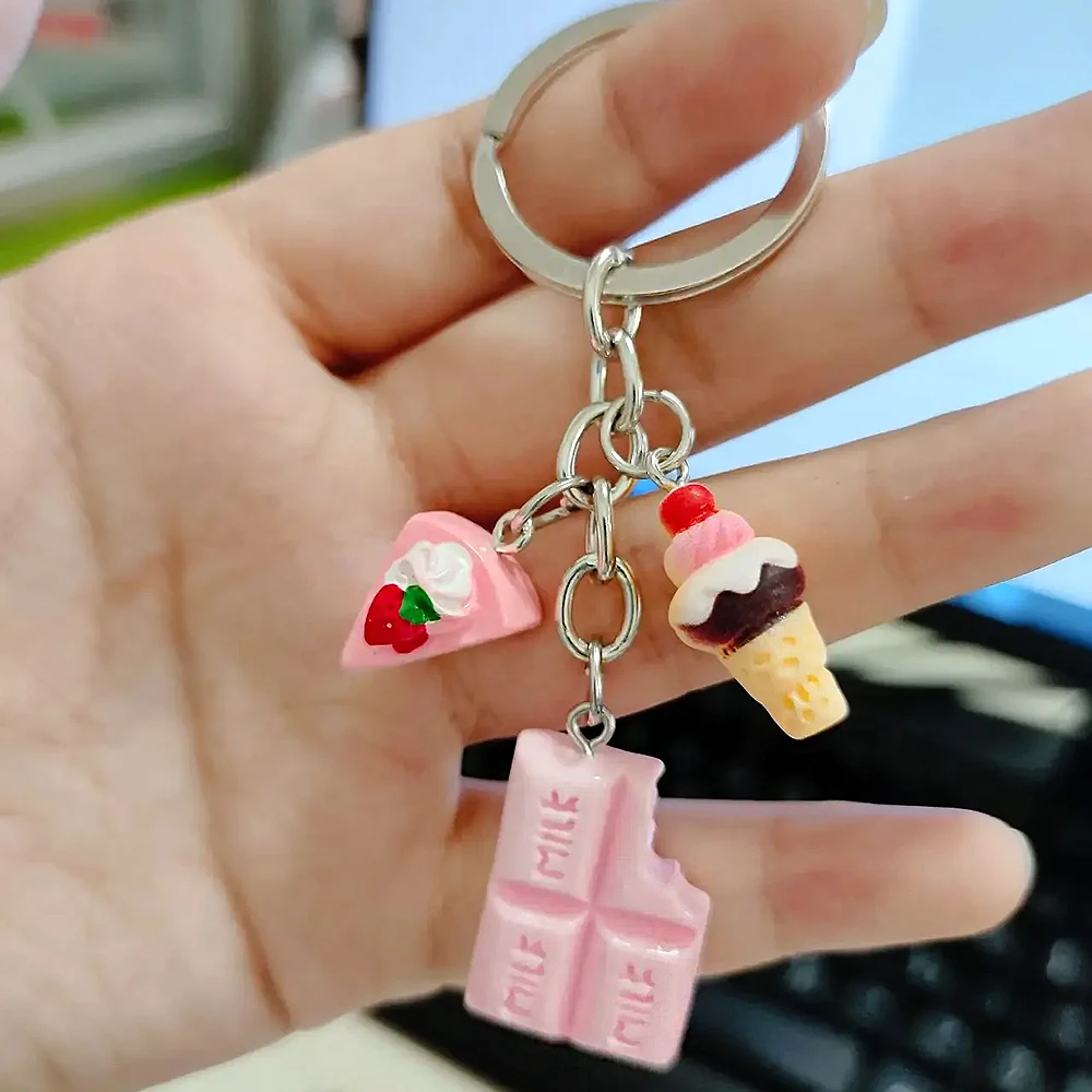Фото Креативные брелоки в виде десертов Kawaii: мороженое, шоколадный торт, для украшения женских сумок. №1