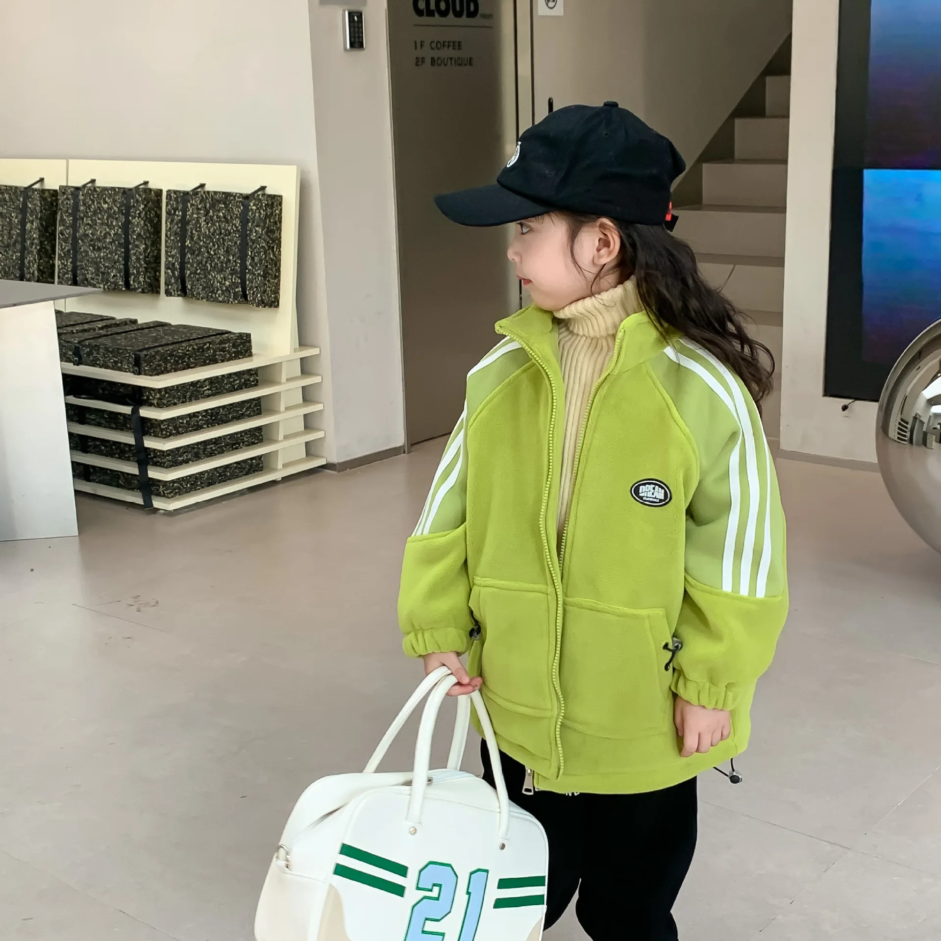 

MILA CHOU 2022 Winter Children Casual Grain Velvet Coat Boy Girls Letter Stand-up Collar Raglan Sleeve Jacket Kids Clothes 2-8Y