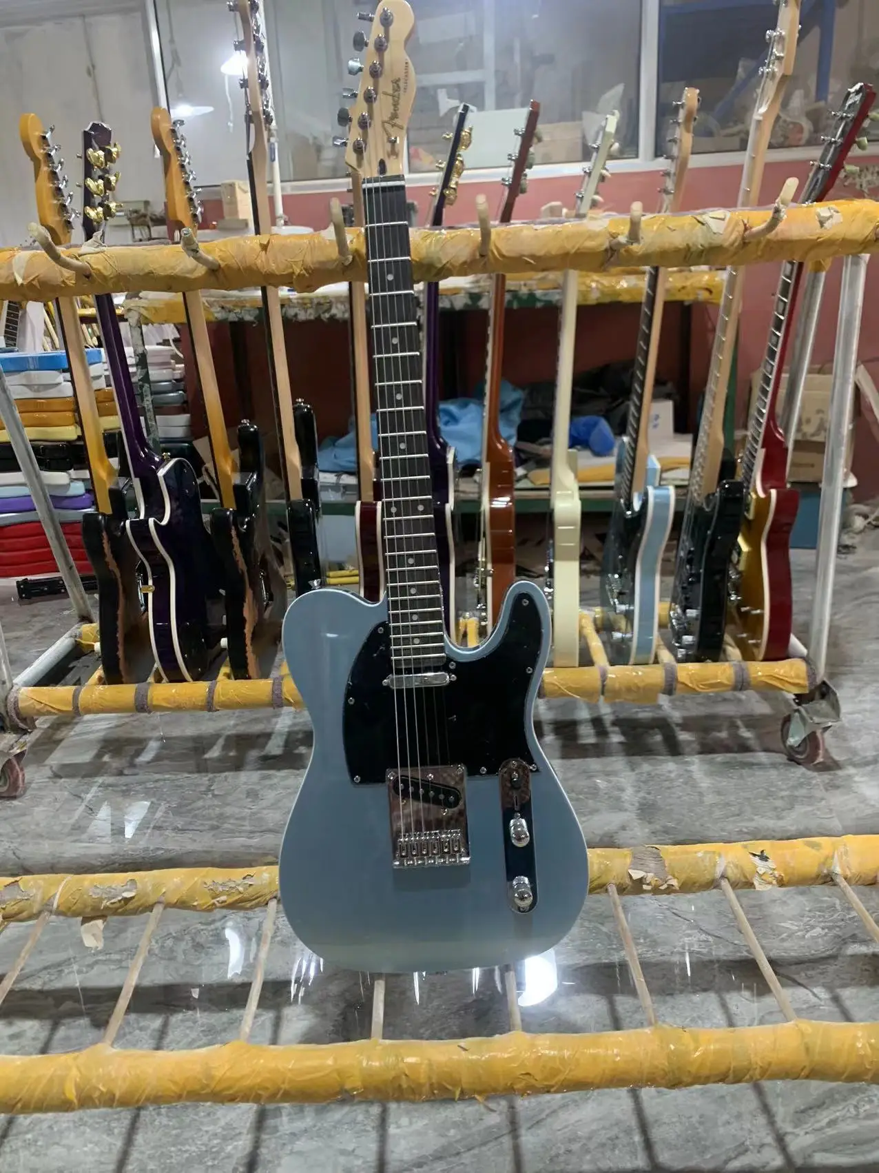 новая электрогитара TELE. Качество ощущение и температура очень хорошее