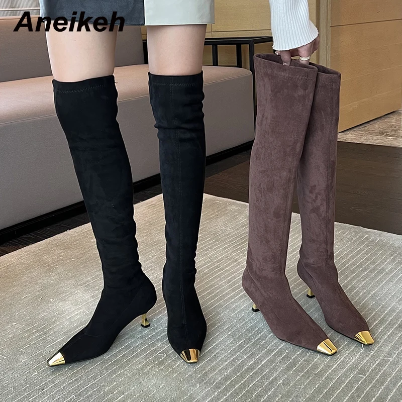

Aneikeh 2024 элегантные привлекательные остроносые сапоги выше колена с металлическим украшением женские Современные Сапоги из флока на весну/осень фотосвадебные Размеры 35-39