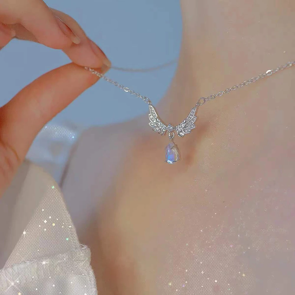 

2023 New Kpop Fairy Zircon Wings Crystal Pendant Necklace For Women Heart Clavicle Chain Choker Fashion Jewelry Gifts