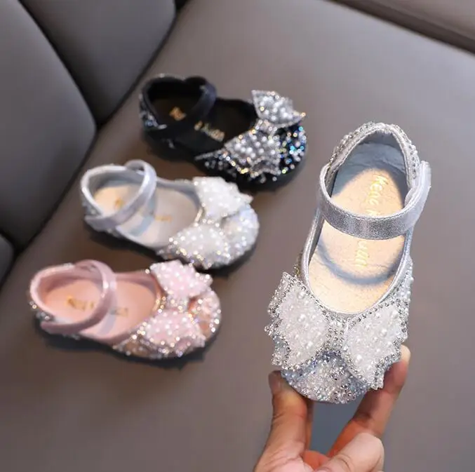 

2022 New Nice Children Princess Shoes Baby Girls Flat Bling Leather Sandals Fashion Sequin Soft Kids Dance Party Sparkly Shoes