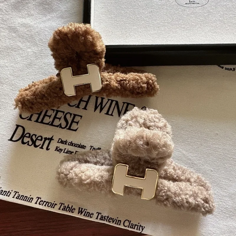 

New Cute Girl Simple Hair Claws Autumn Winter Hairy Antler Big Letter Shark Hair Clips for Women Fashion Hair Accessories