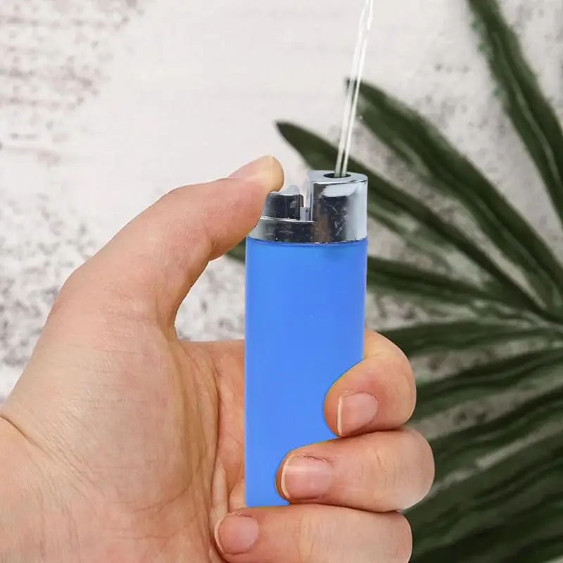 

1PCS Super Funny Party Trick Gag Gift Water Squirting Lighter Fake Lighter Joke Prank Trick Toy Random Color Dropshipping