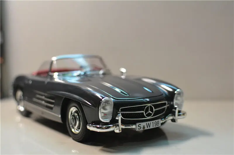 Фото Модель автомобиля Diecast Minichamps 1:18 Benz 300 SL W198 из сплава №3