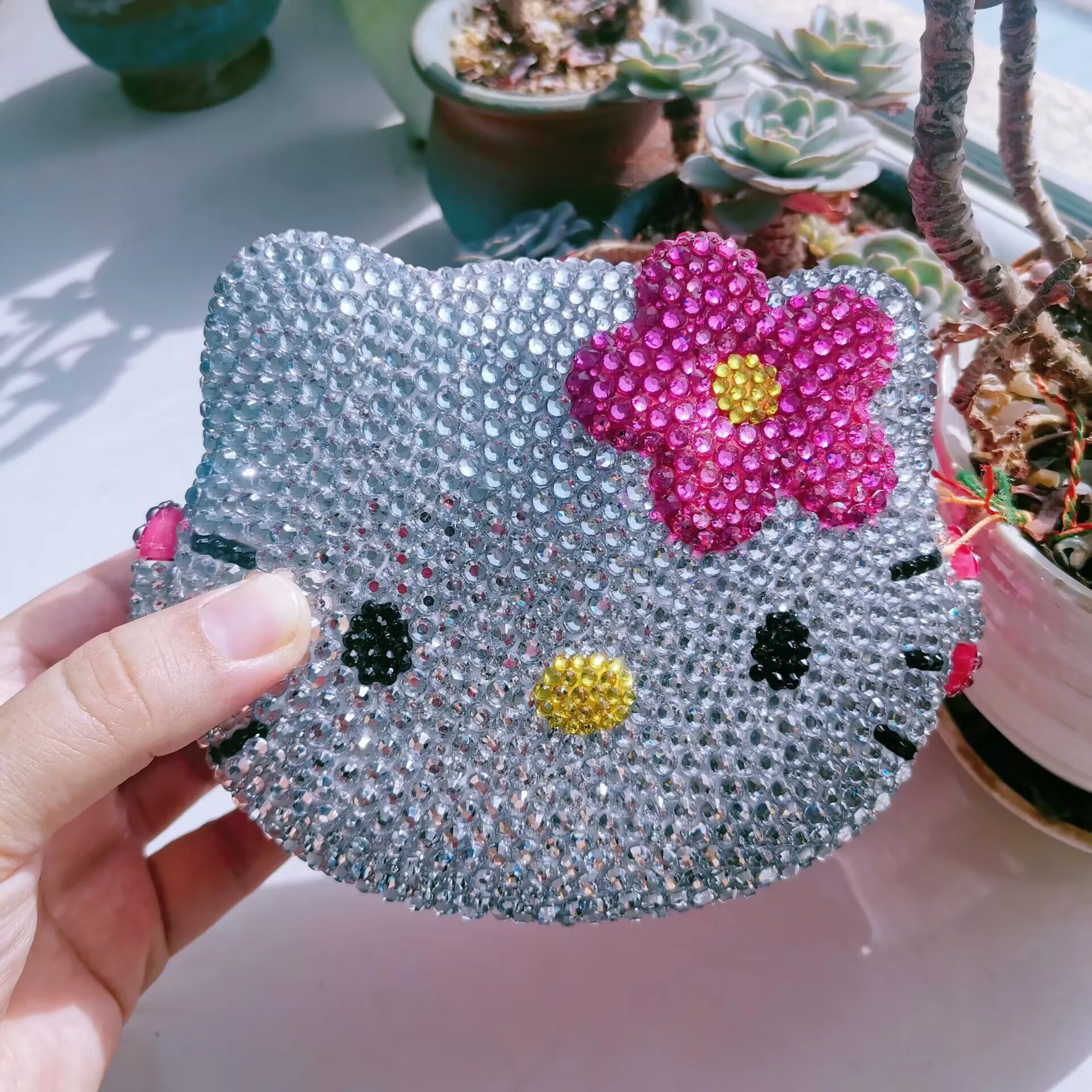 

550ml Handmade Diamond Inlaid Rhinestones Portable Lunch Box Children's Student Outdoor Camping Picnic Food Kawaii Bento Box