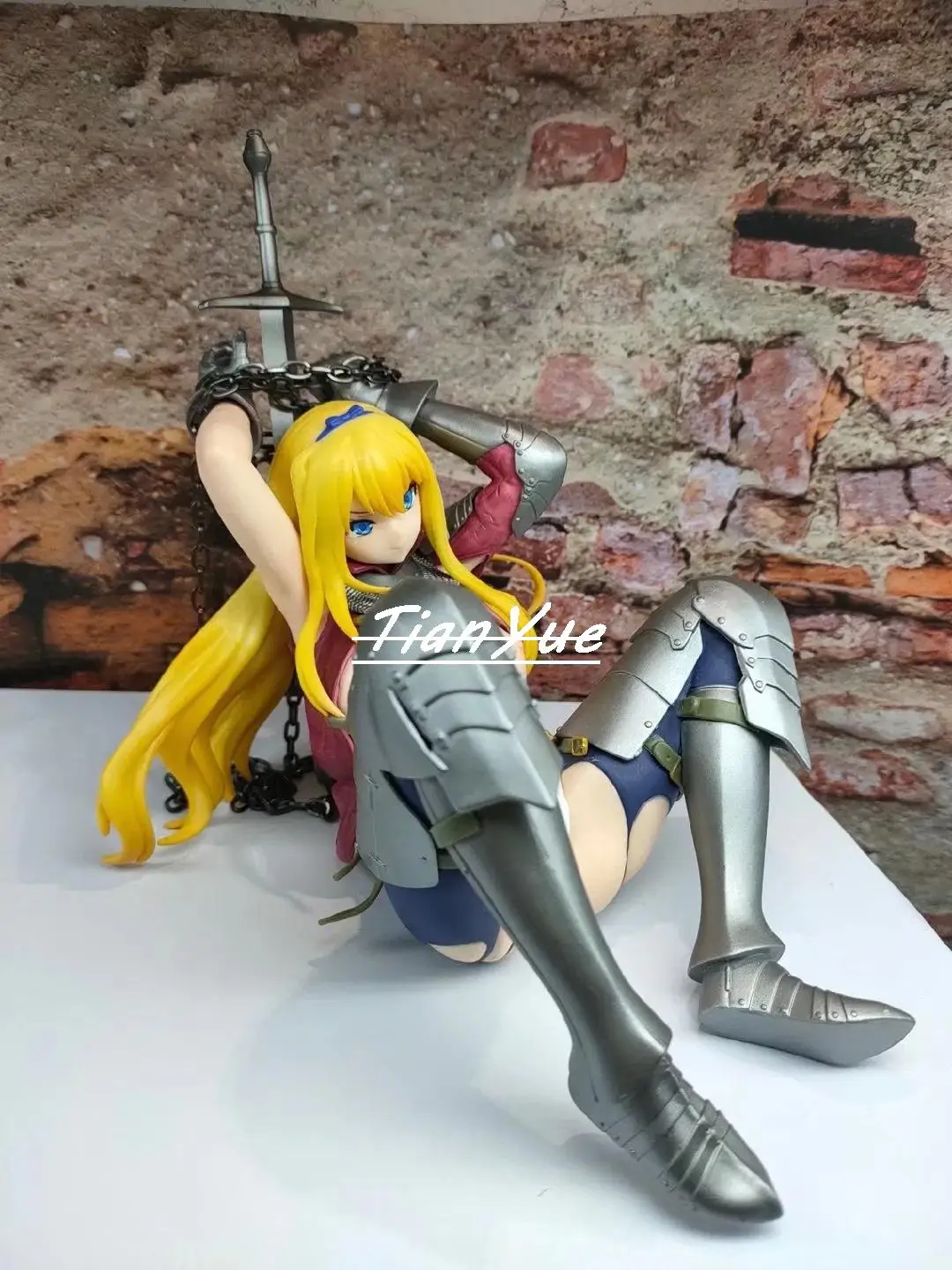 

Anime Goblin Slayer Valerie Female Knight Action girl Figure Model Toys 16cm