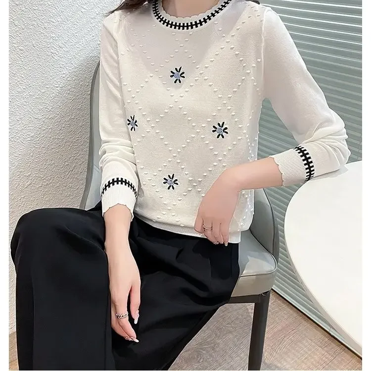 Женский пуловер с круглым вырезом длинным рукавом и цветочной вышивкой
