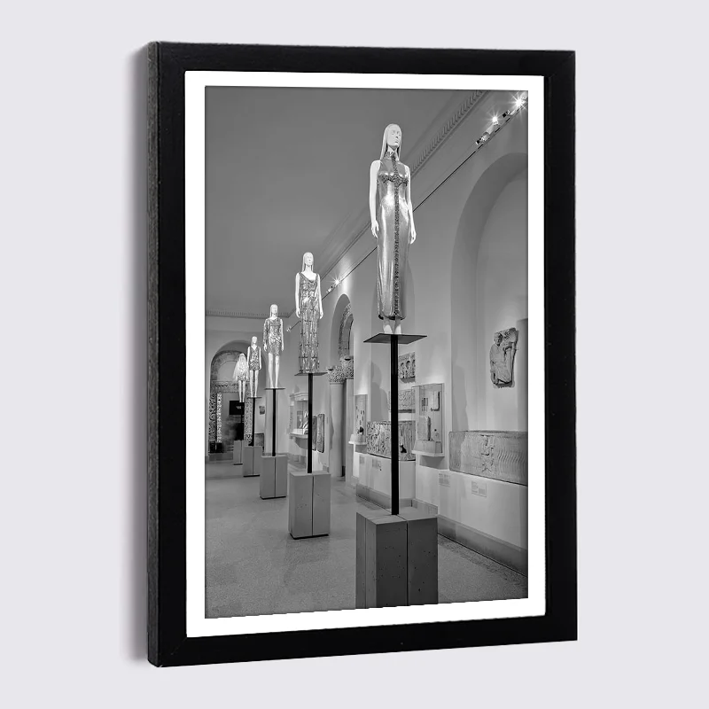 

Wood Picture Frame 5x7 8x12in Clothing Store Retro Car Sexy Woman Painting with Black Frame Nordic Black White Photo Wall Home