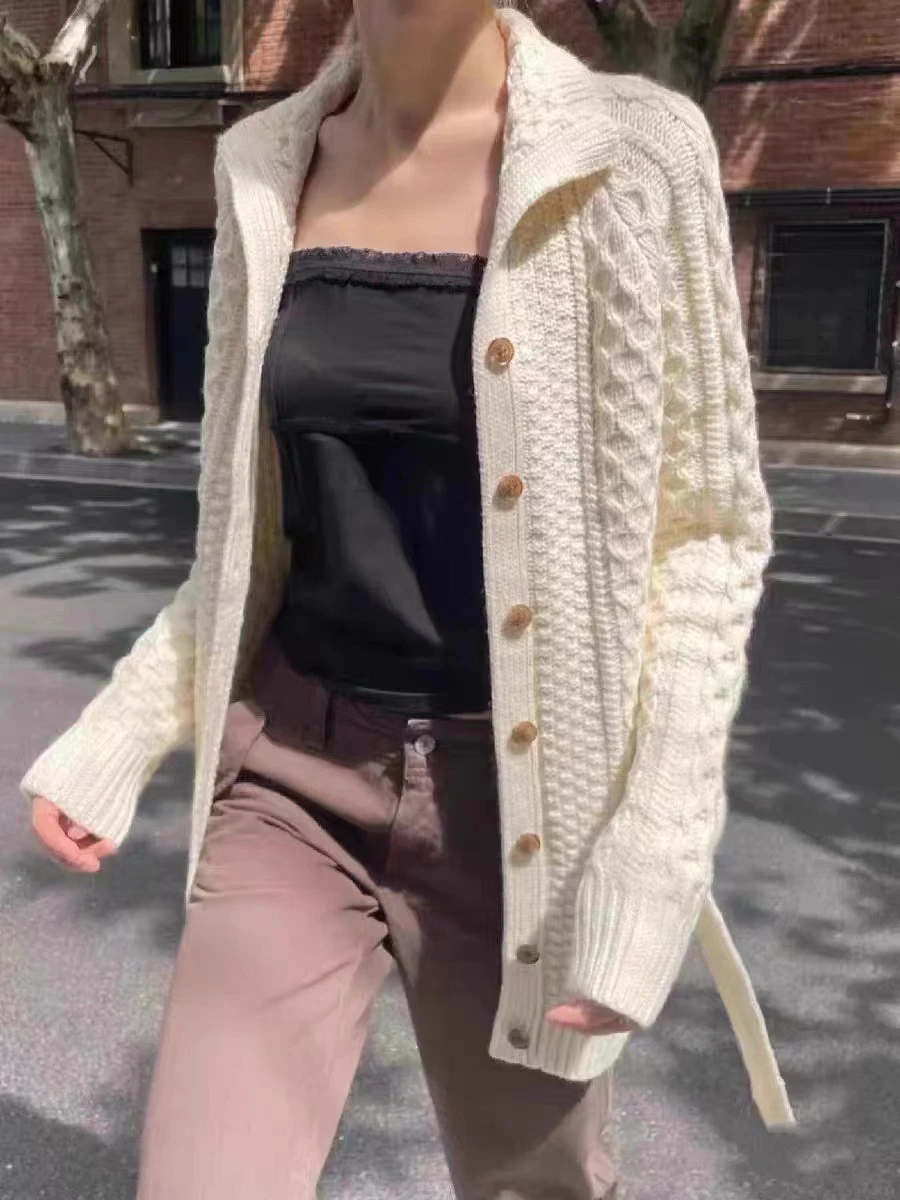 Однотонный длинный кардиган с ромбическими витыми цветами свитер поясом