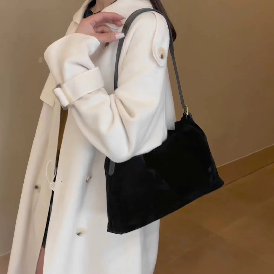 

Vintage Women Solid Suede Shoulder Bag Large Capacity Female Casual Tote Bags Versatile Lady Commute Underarm Pack