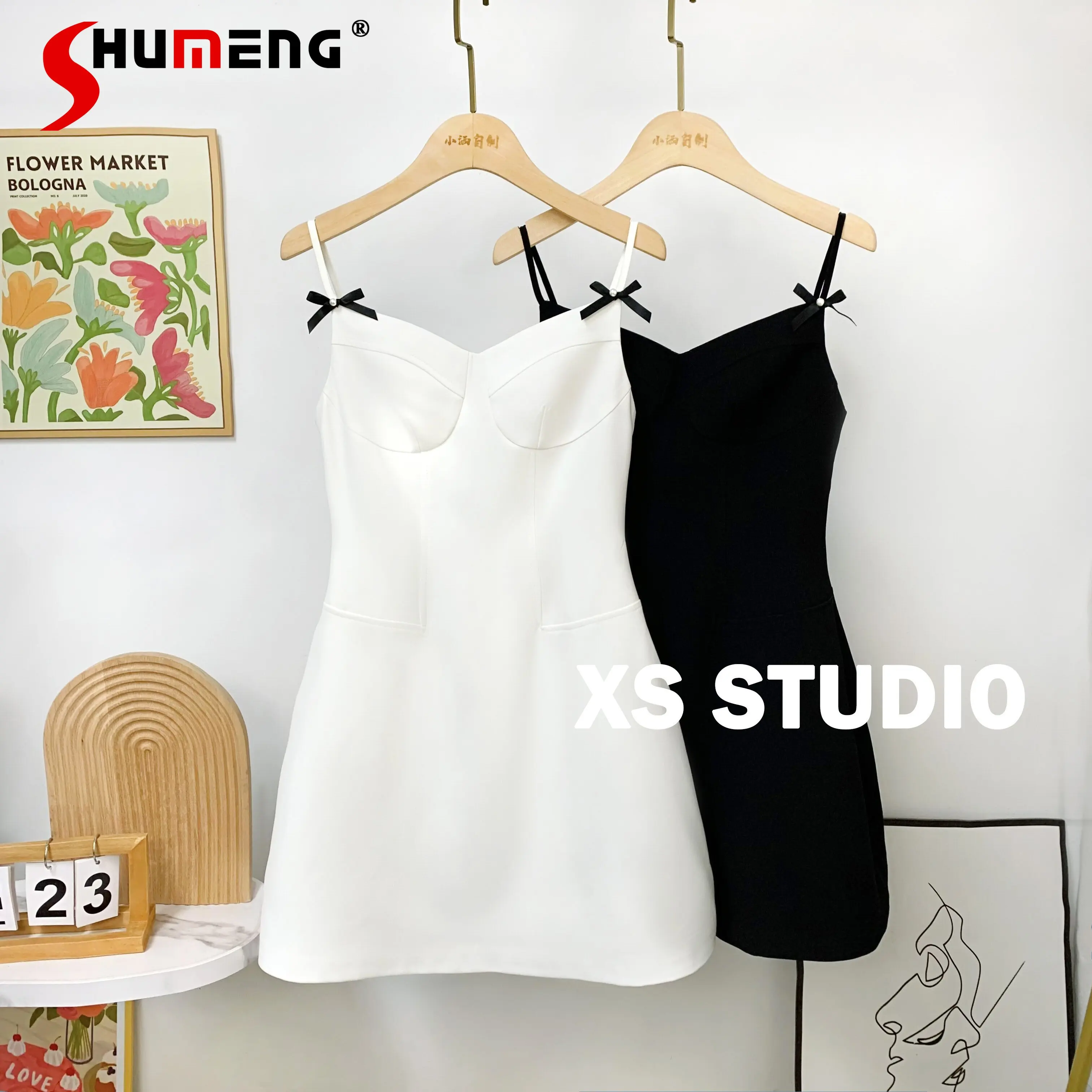 

Женское платье на бретельках-спагетти, однотонное ТРАПЕЦИЕВИДНОЕ ПЛАТЬЕ черного цвета с бантом в стиле ретро, весна-лето 2023