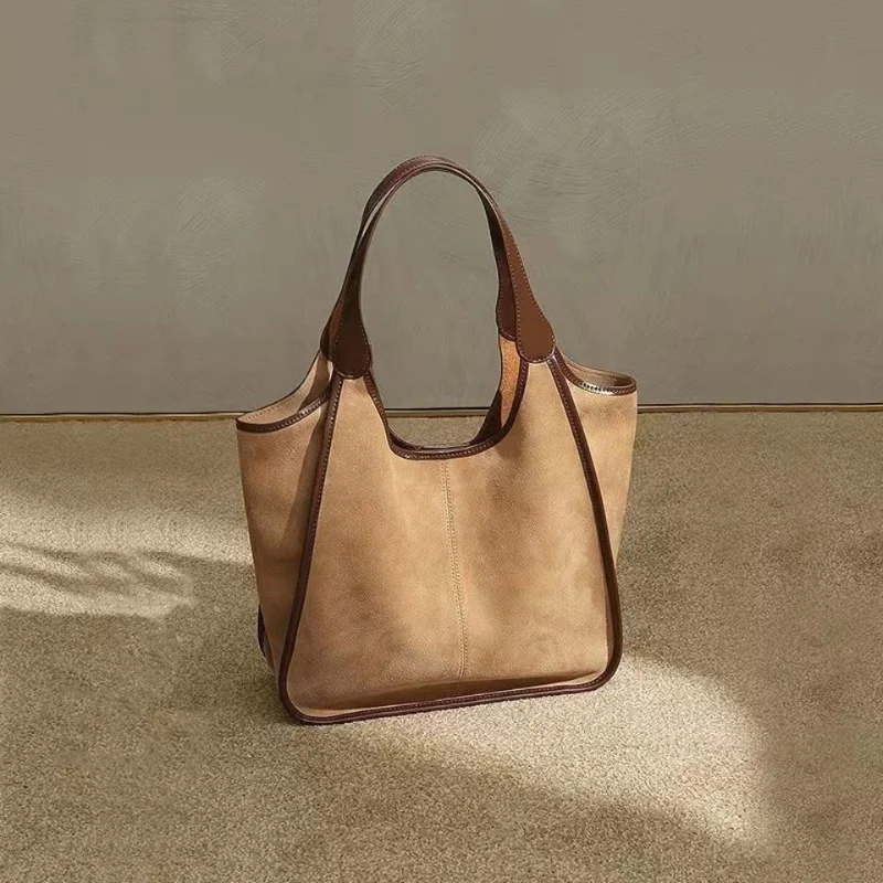 

2022 Autumn Winter New Women's Simple Fashion Retro Versatile Shoulder Bag Texture Large Capacity Work Shopping Bucket Handbag