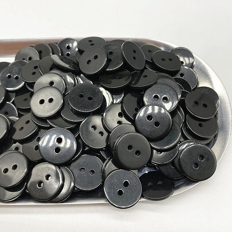 круглая пуговица. пуговица перфорированный. маленькие пуговицы. маленькие пуговицы. резиновые пуговицы.