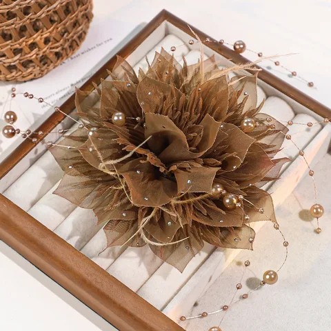 Брошь i-Remiel с цветочным пером