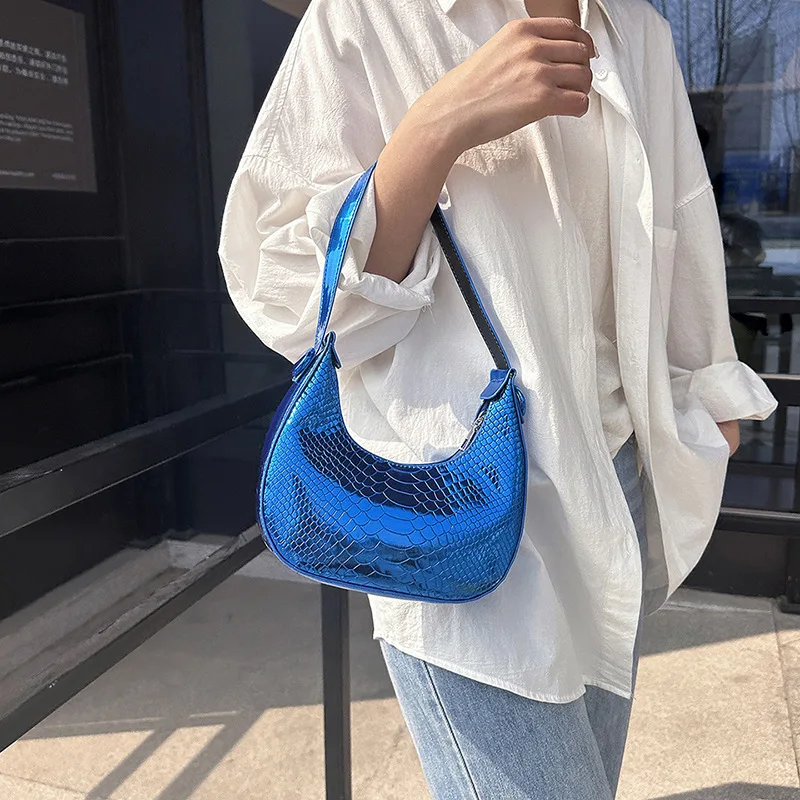Crocodile Pattern Small Female 2023 New Simple Underarm Patent Leather All-Matching Shiny Female Crescent-Shaped Shoulder Bag