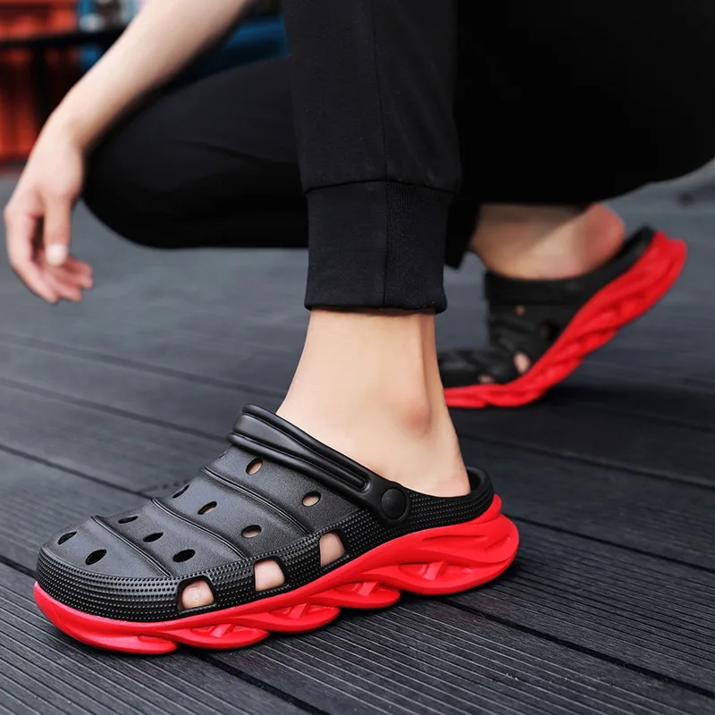 

2022 Men Sandals Fashion Summer Hole Shoes EVA Clogs Male Garden Shoes Outdoor Beach Flat Sandals Slippers zapatillas hombre