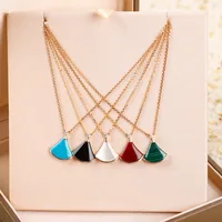 Hot Sale Top Luxury Jewelry Rose Gold Small Skirt Necklace Scallop Pendant Feminine Glamour Fashion Brand Elegant Accessories