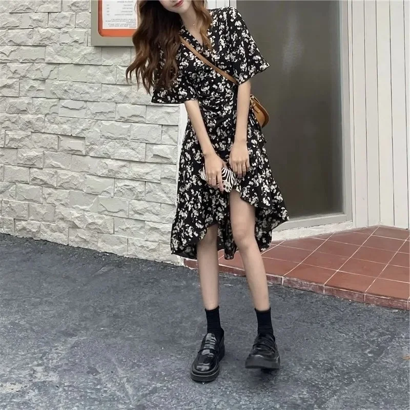 

2023 Floral Short Sleeve Dress Women Casual Summer Elegant Sexy Party Dress Korean Beach Sundress V-neck Cozy Vintage