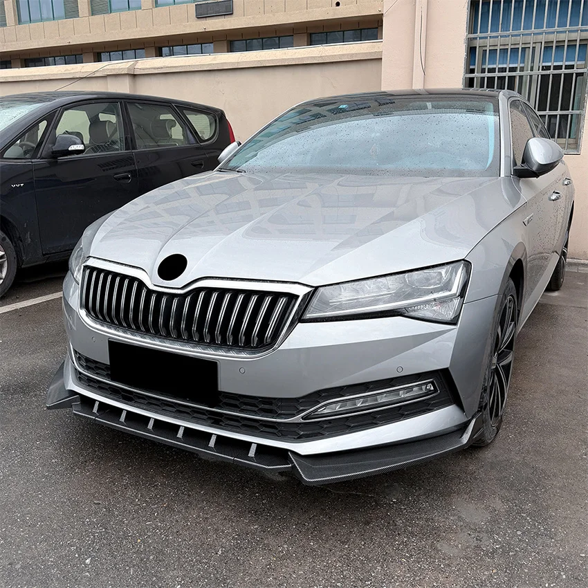 Фото Для Skoda Superb B8.5 2019-2022 годов: передний бампер, сплиттер, накладка-спойлер, диффузор, защитная накладка, глянцевый черный обвес, тюнинг №5