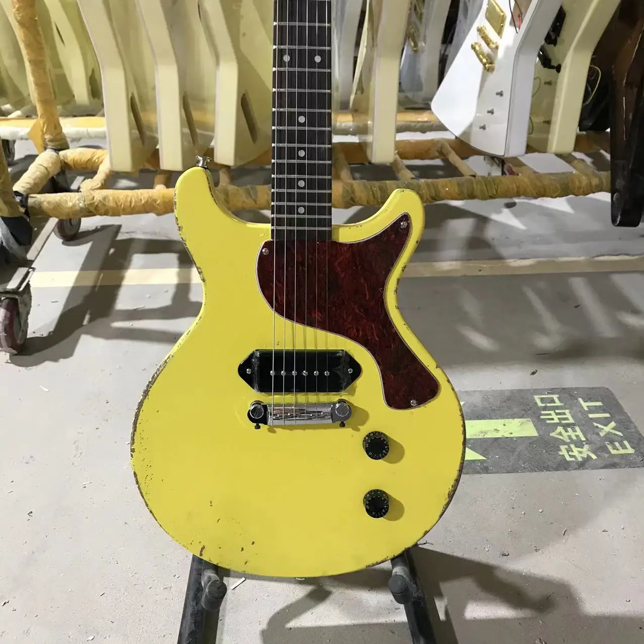 

1959 Junior DC TV Yellow Cream Relic Electric Guitar One Piece Mahogany Body & Neck Wrap Arround Tailpiece P-90 Dog Ear Pickup