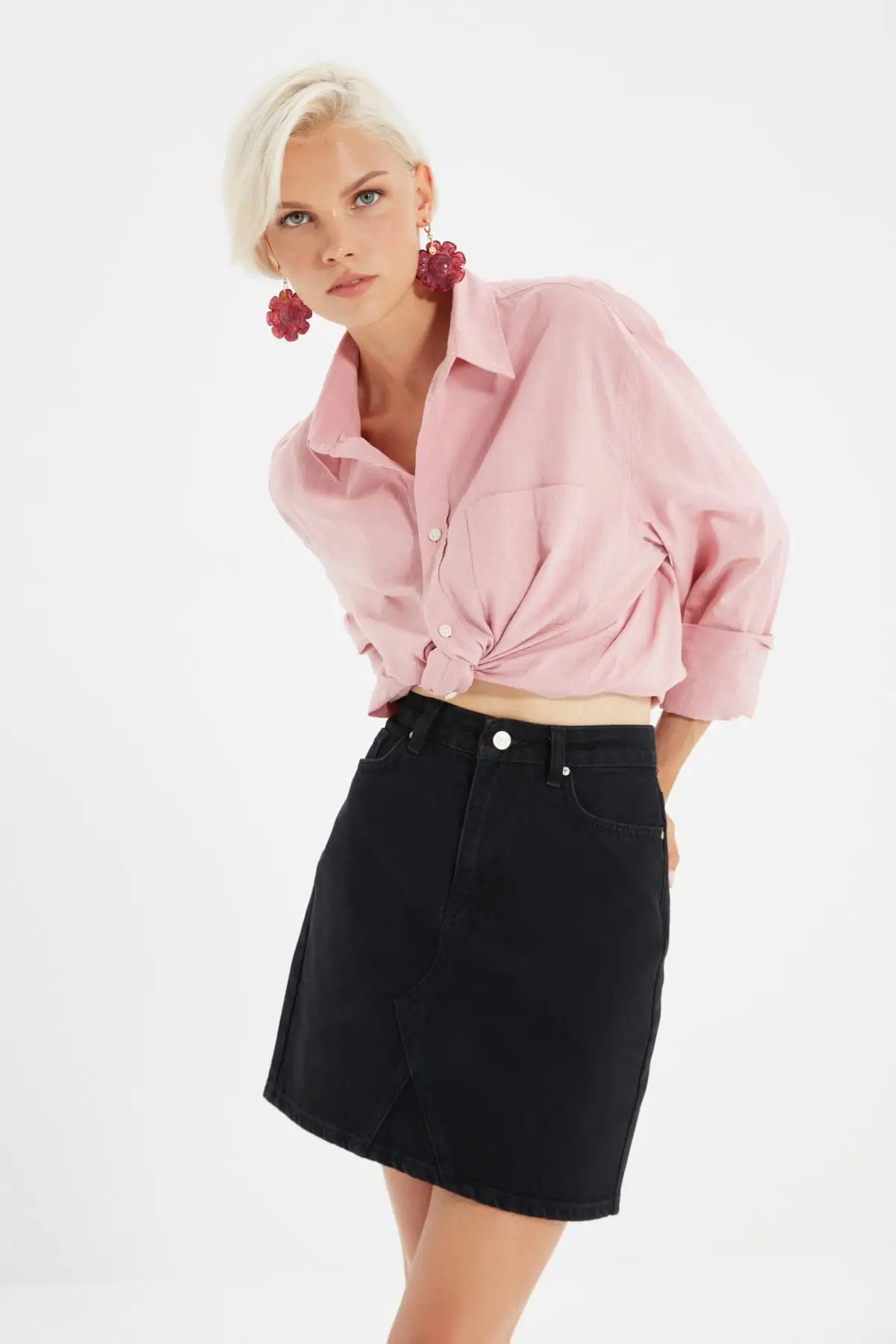 

Black Basic Mini Denim Skirt